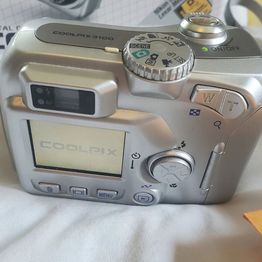 Nikon COOLPIX 3100 Silver Digital Camera 3.2M Pixels Box Original Manuals CD's